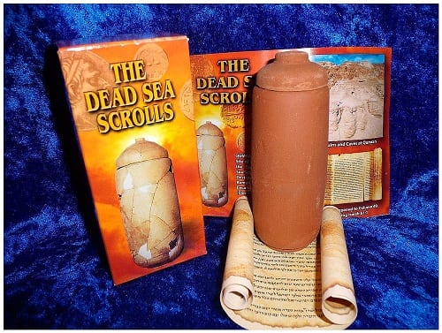 Dead Sea Scroll Qumran Clay Jar Replica Gift Set Or Teaching Set Dead Sea Scroll Qumran Clay Jar Replica Gift Set Or Teaching Set